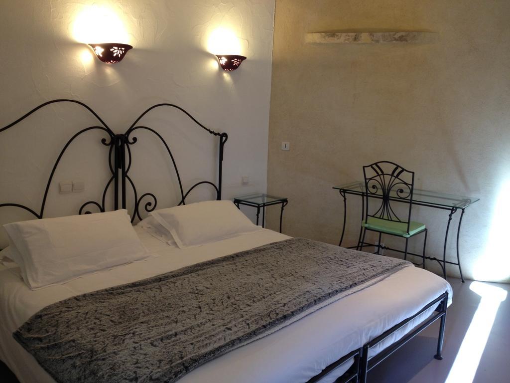 Hôtel Lou Caleù restaurant le Rocher des Abeilles Saint-Martin-de-Castillon Quarto foto